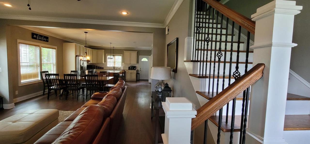 שרלוט Spacious Deluxe House For You, Your Family And Friends מראה חיצוני תמונה